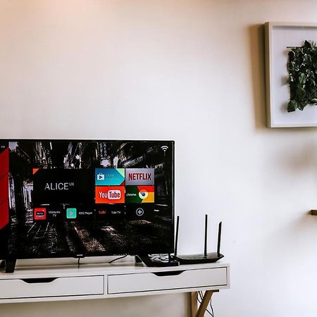 Muji Studio 2 - Seaview At 218 Tropicana Near Komtar Food Heaven With Netflix & Tv Box George Town Bagian luar foto