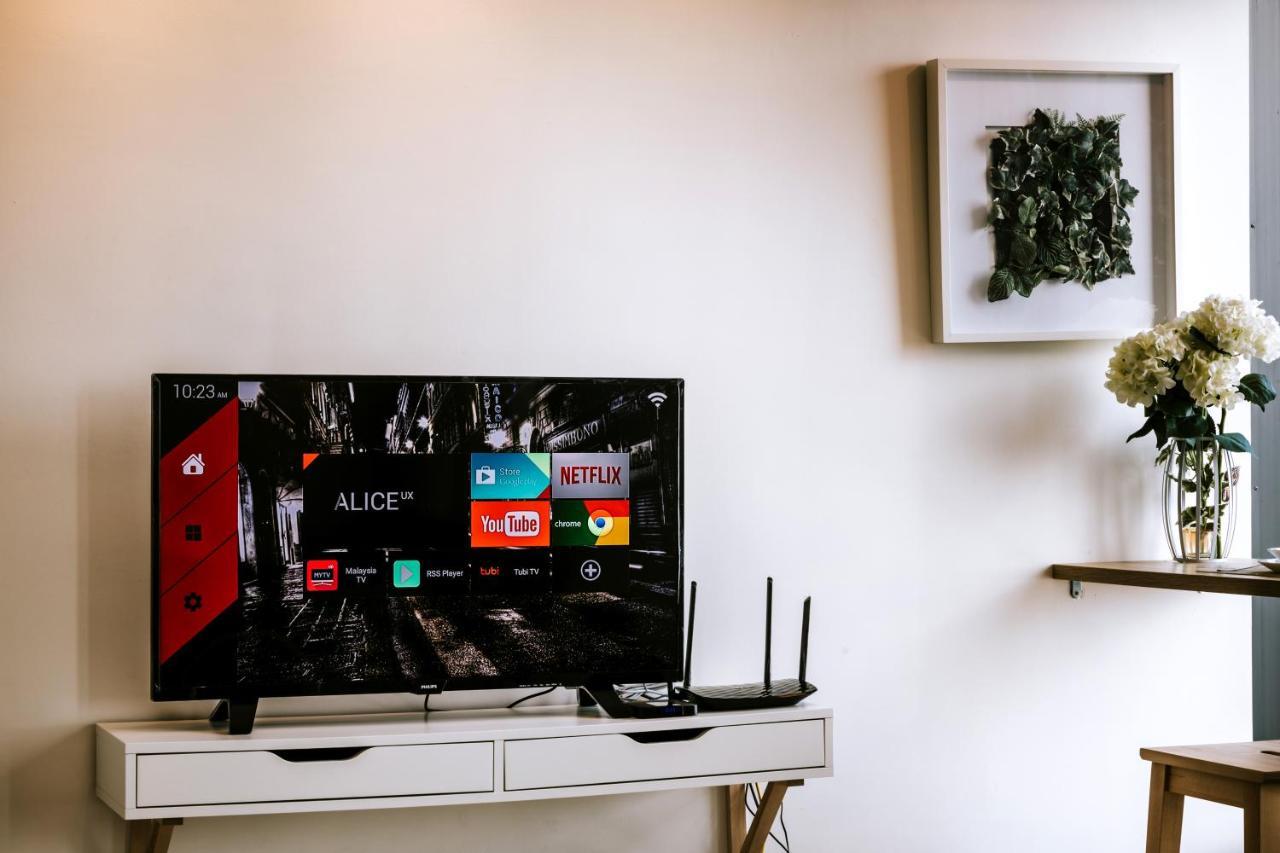 Muji Studio 2 - Seaview At 218 Tropicana Near Komtar Food Heaven With Netflix & Tv Box George Town Bagian luar foto